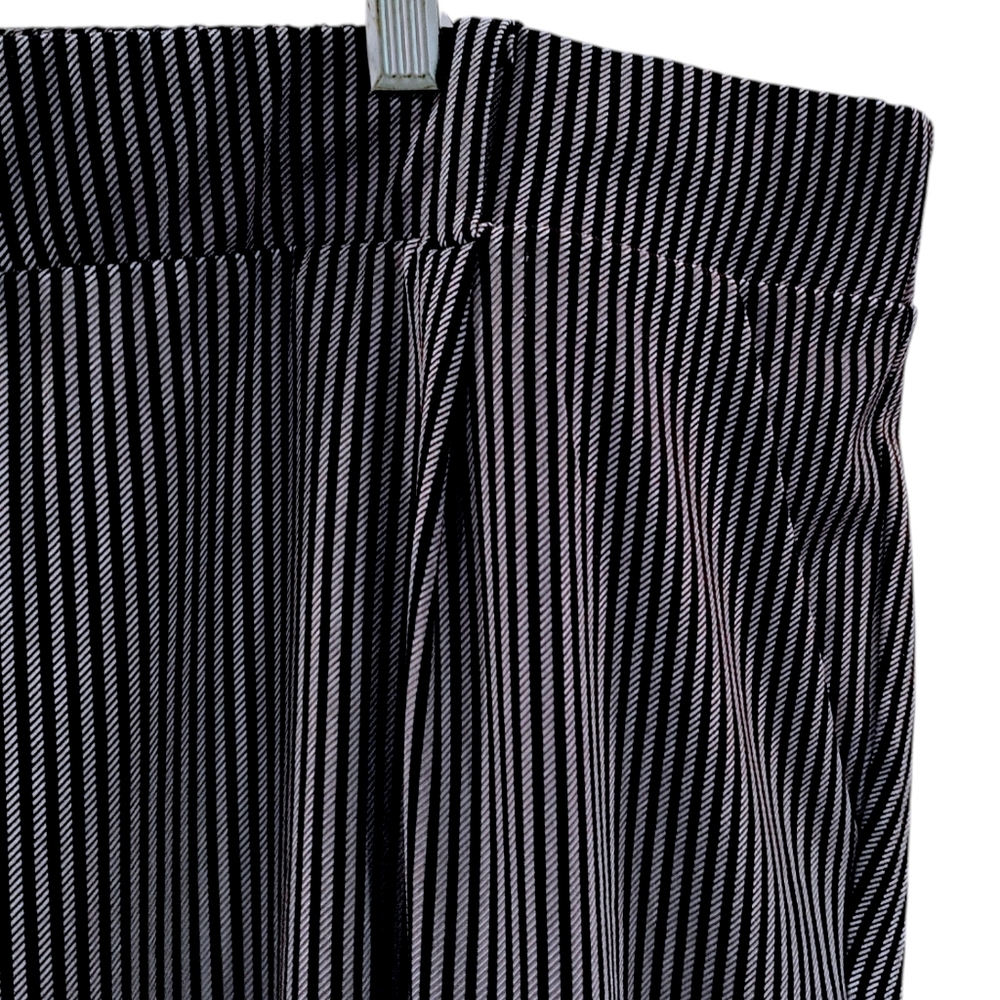 Torrid Black White Pin Striped Cuffed Trouser Pants Women's Plus Size 3X - Picture 5 of 8